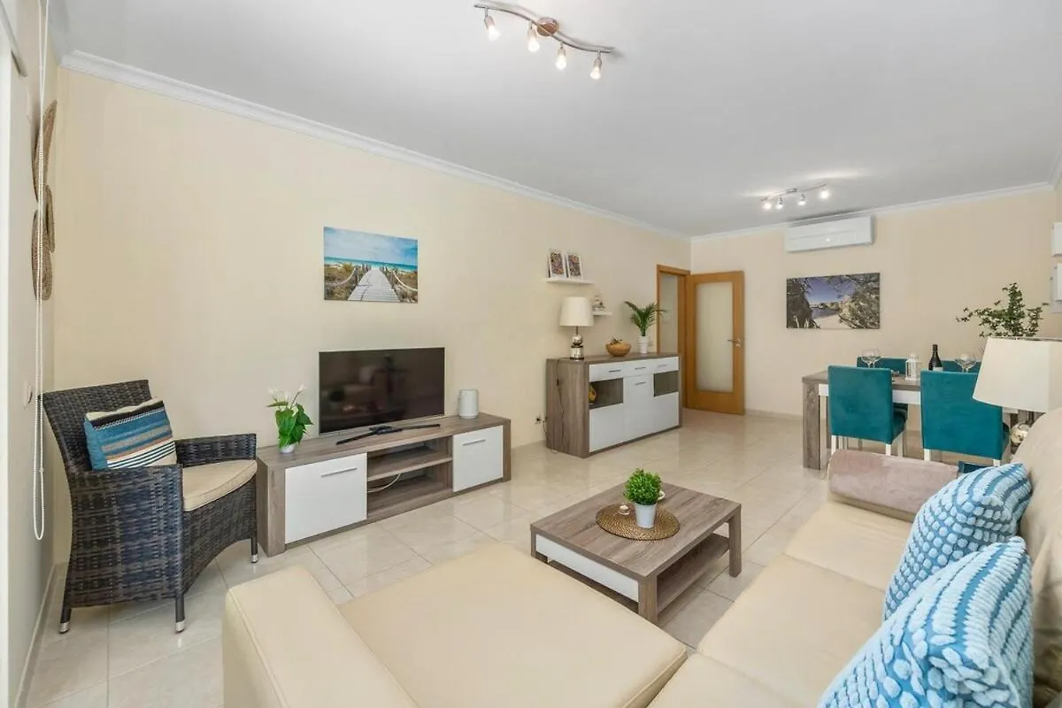Pool With Beach 10' Away - Comfort And Tranquility Quarteira Apartment