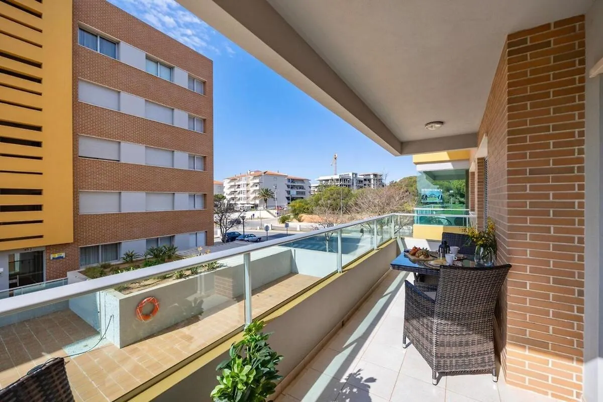 Apartment Pool With Beach 10' Away - Comfort And Tranquility Quarteira